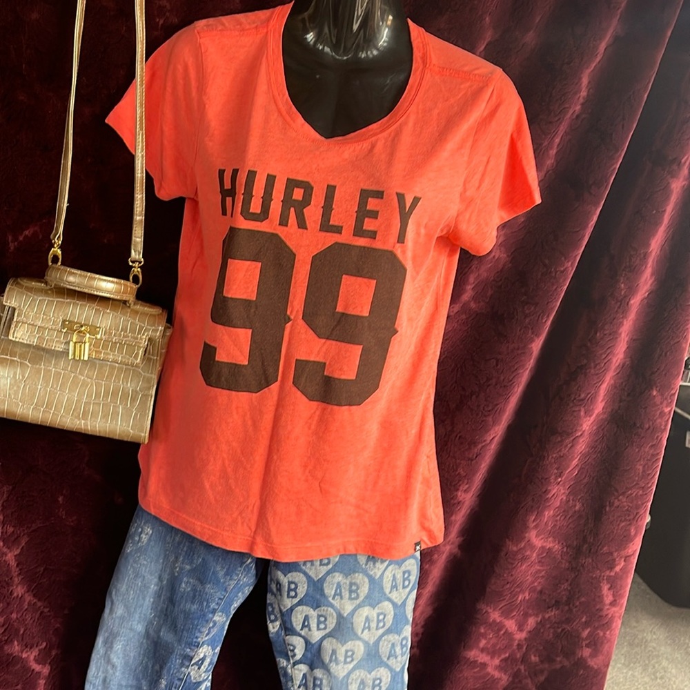 Hurley T